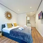 Urbanflat 209 - Beautiful In The Center Of