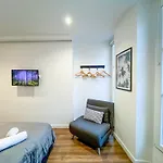 Urbanflat 209 - Beautiful In The Center Of