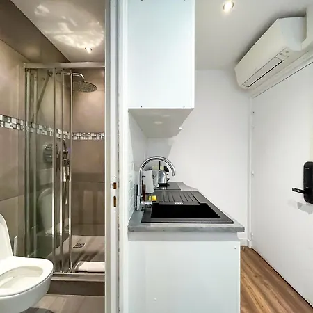 Urbanflat 209 - Beautiful In The Center Of *